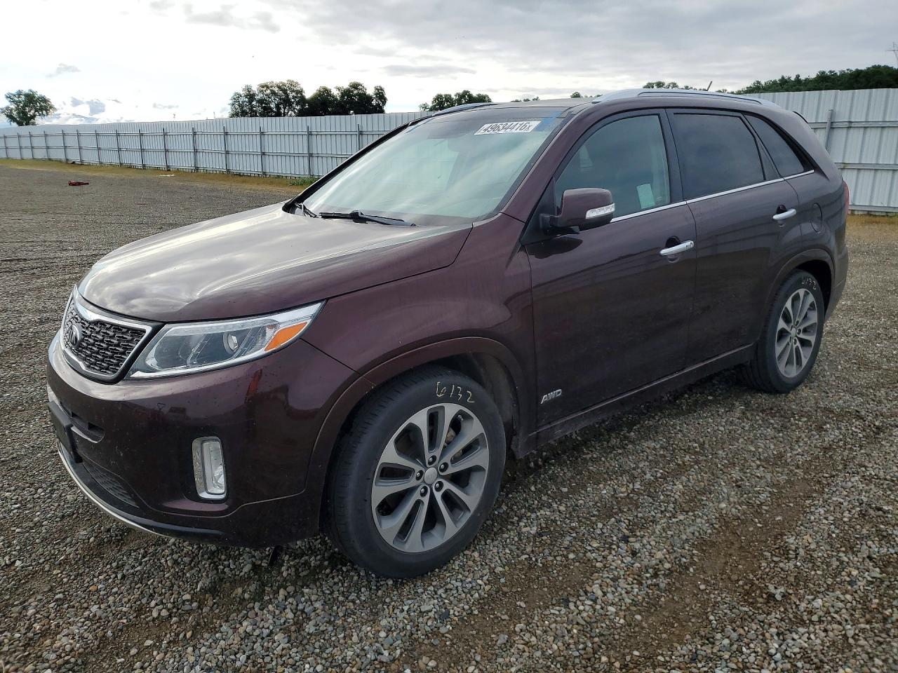 Salvage Kia Sorento Image