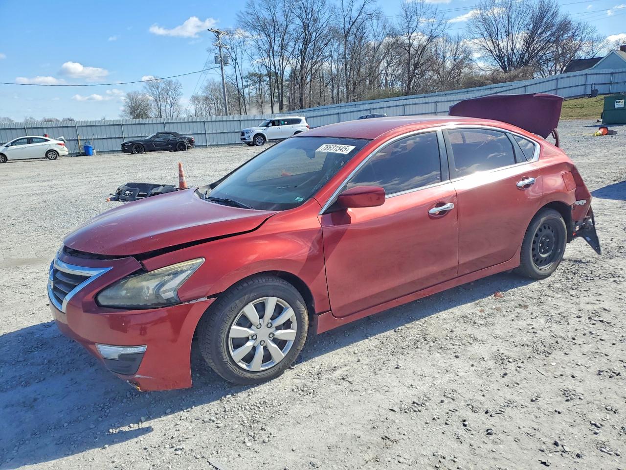 Salvage Nissan Altima Image