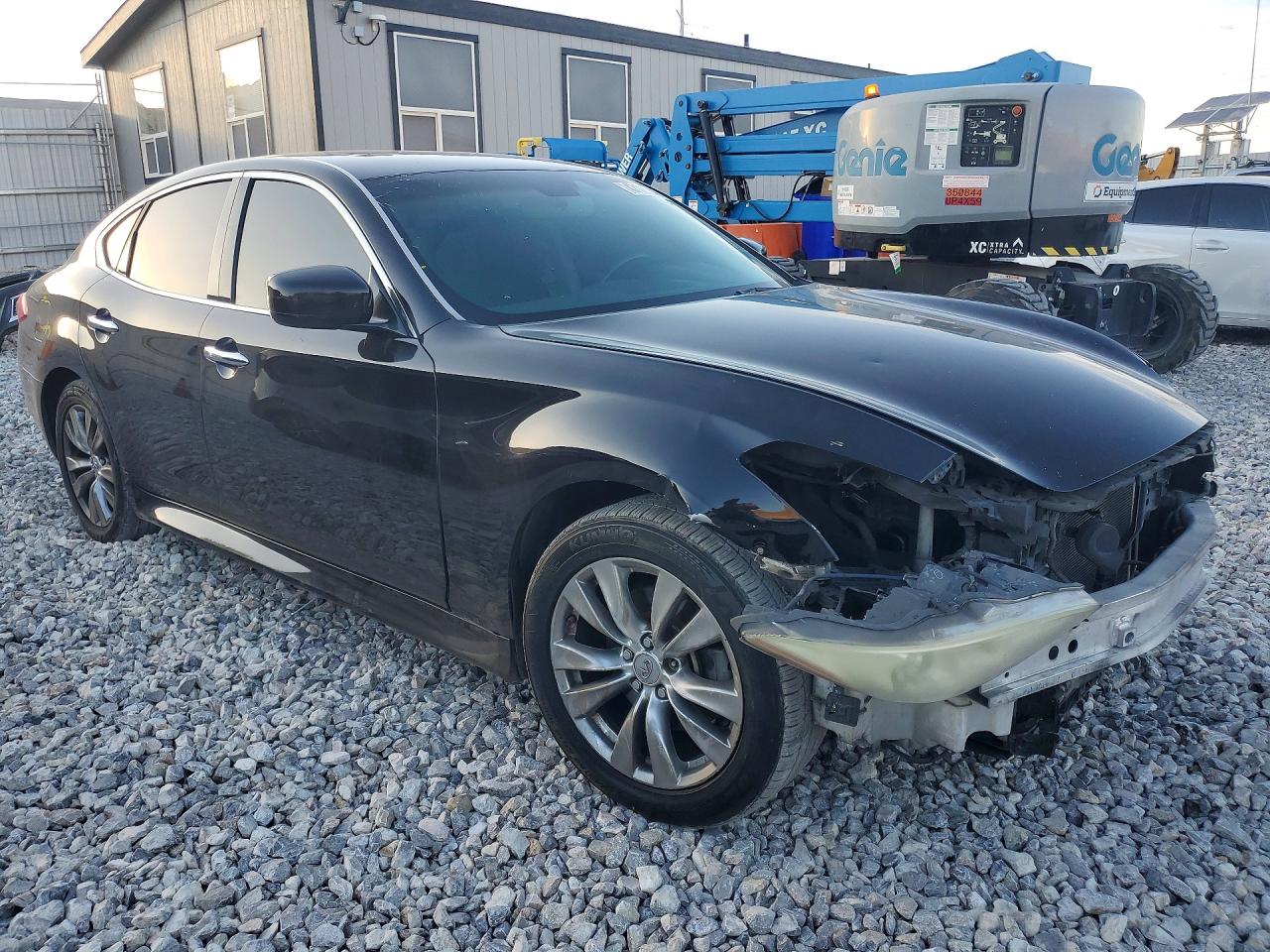 INFINITI M37 Base