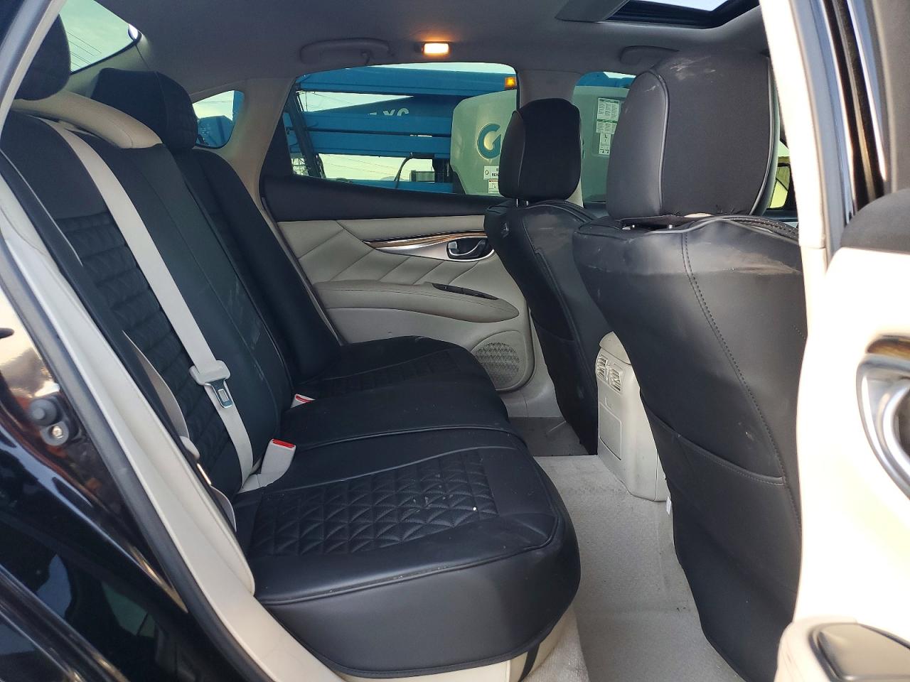 INFINITI M37 Base