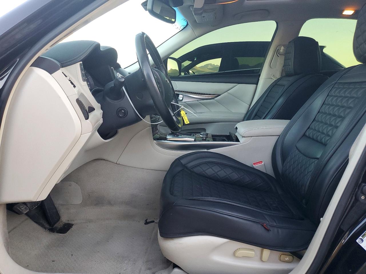INFINITI M37 Base