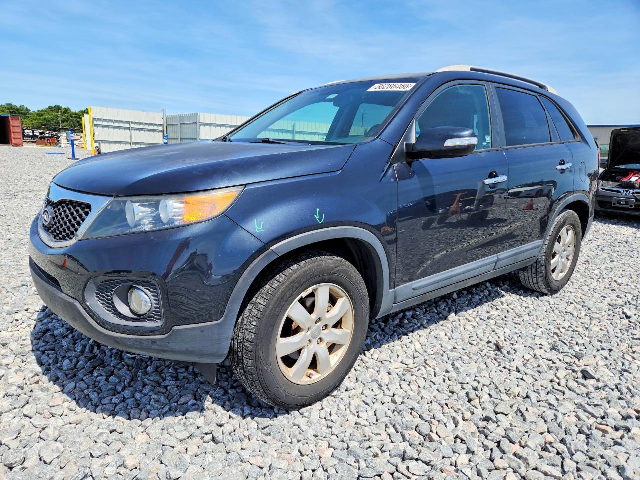 Salvage Kia Sorento Image