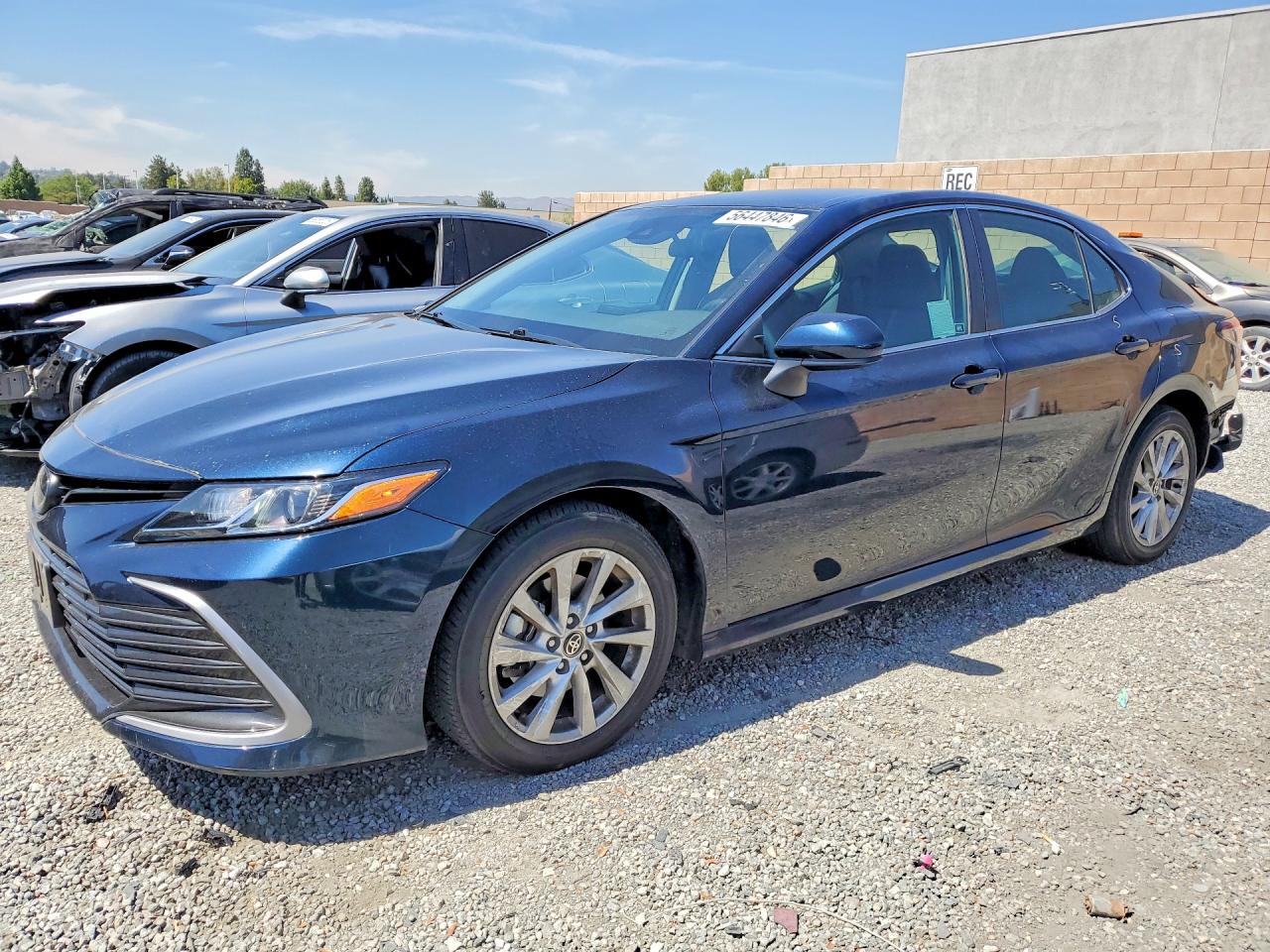 Salvage Toyota Camry Image