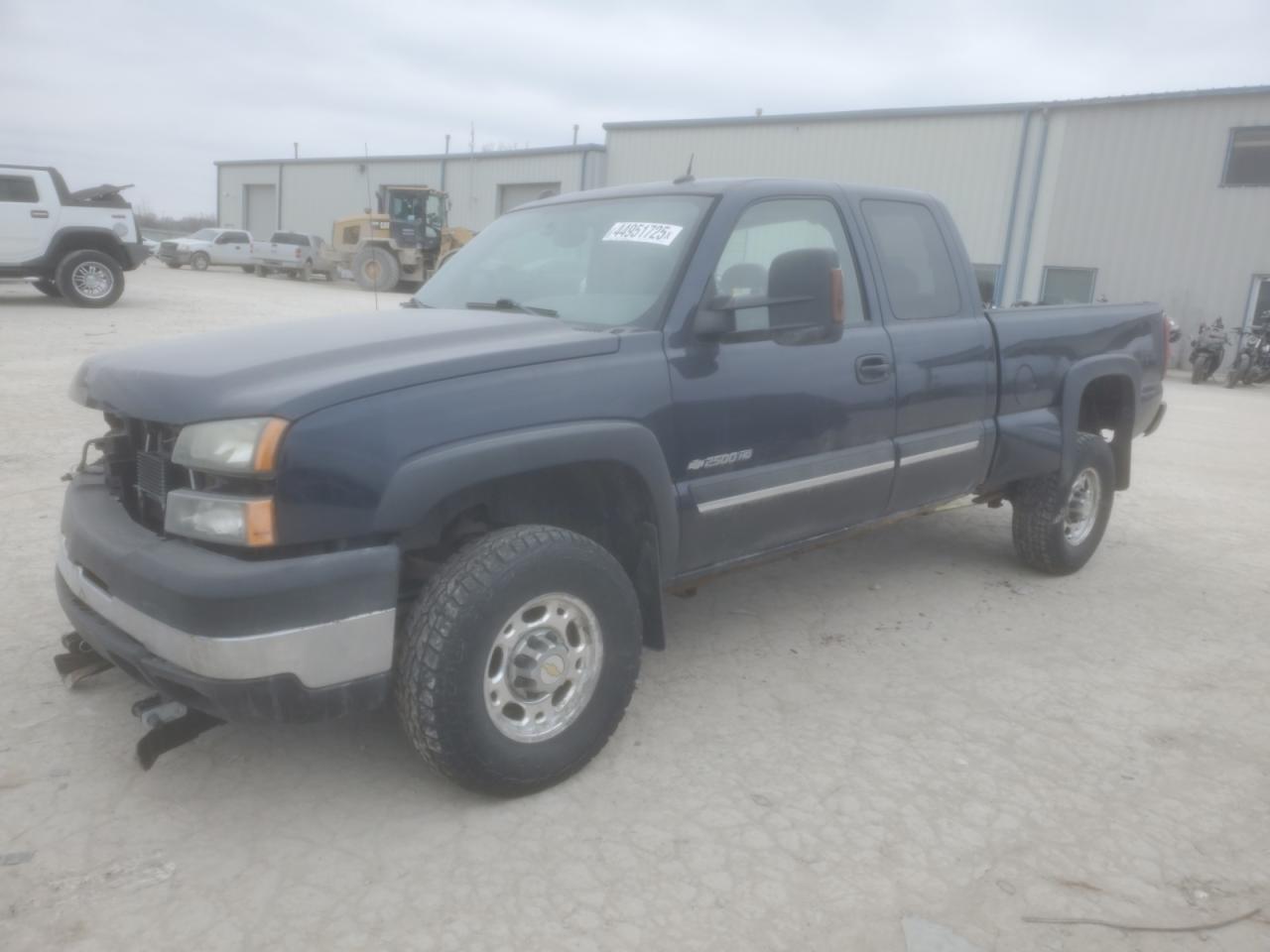 Salvage Chevrolet Silverado Image