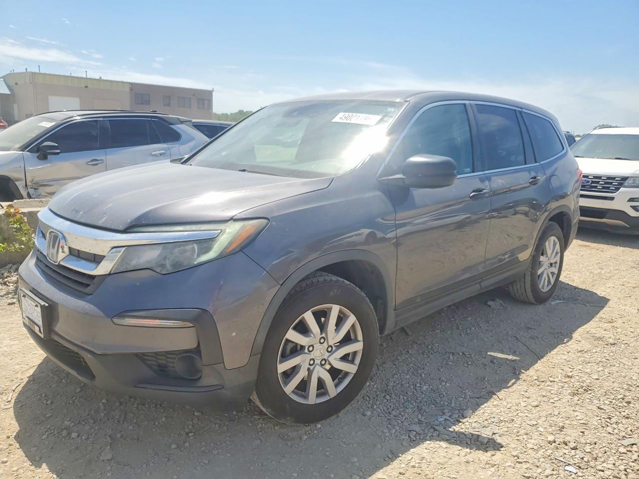 Salvage Honda Pilot Image