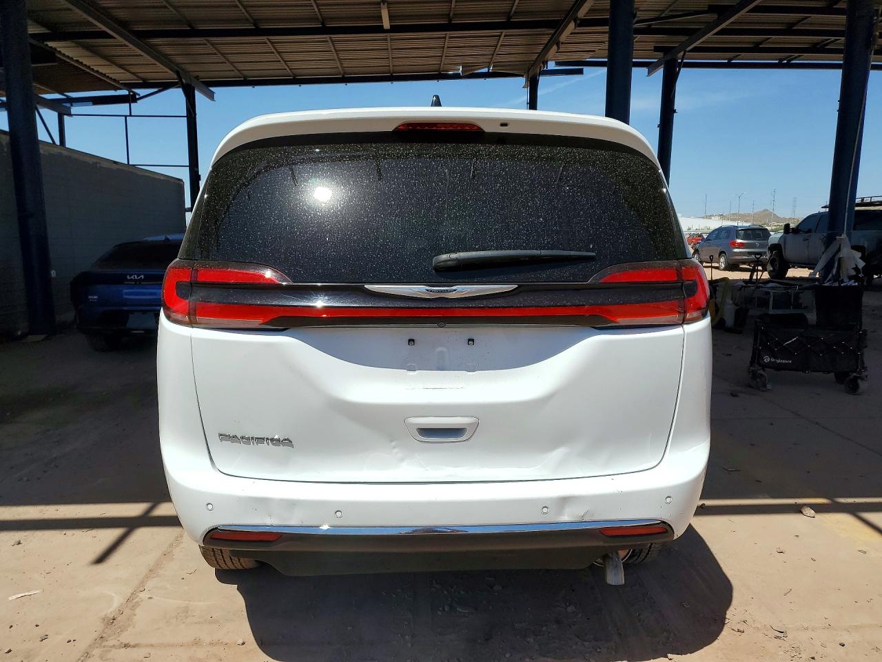 Chrysler Pacifica Touring L