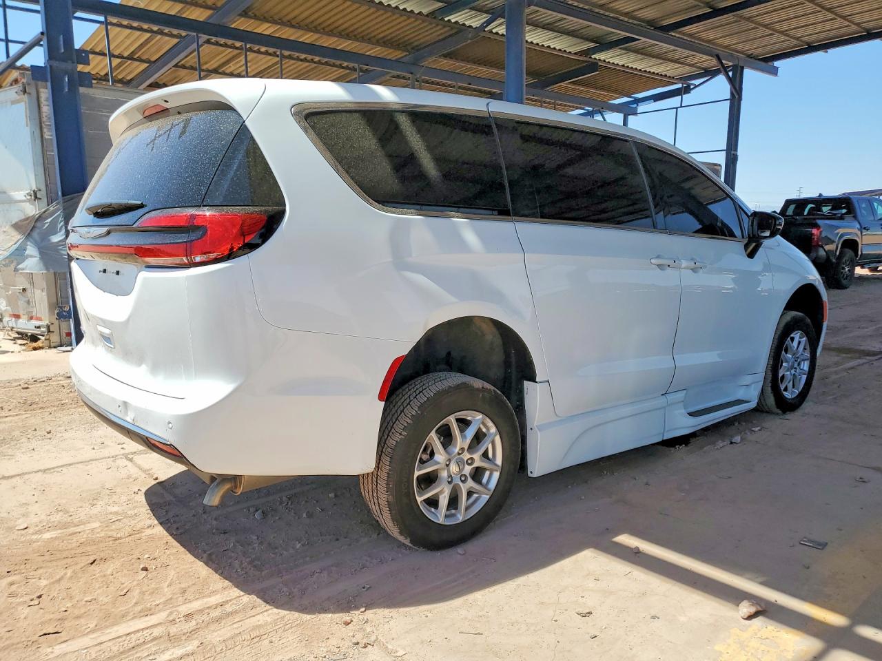 Chrysler Pacifica Touring L