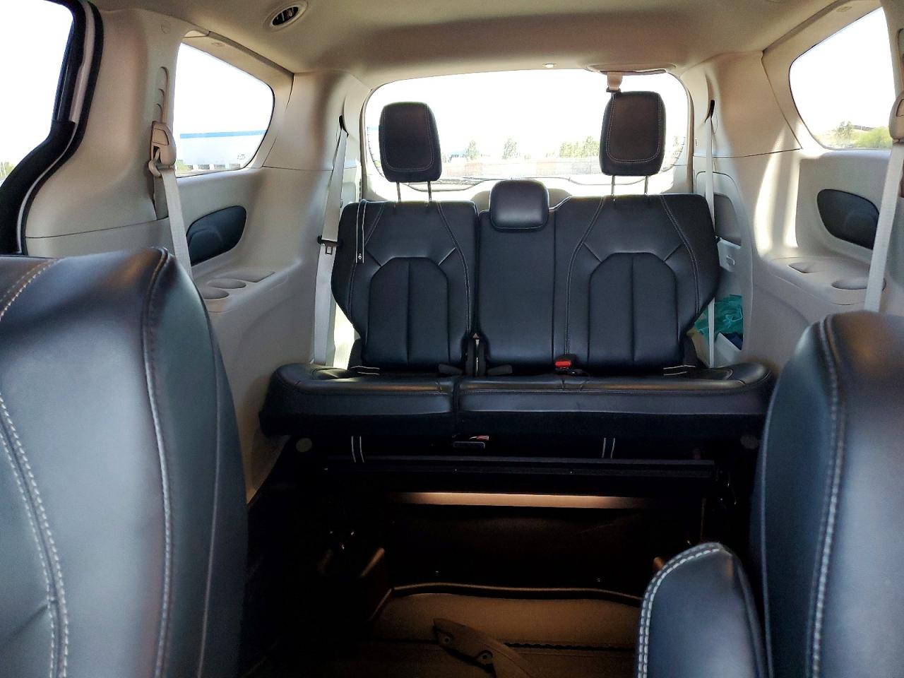 Chrysler Pacifica Touring L