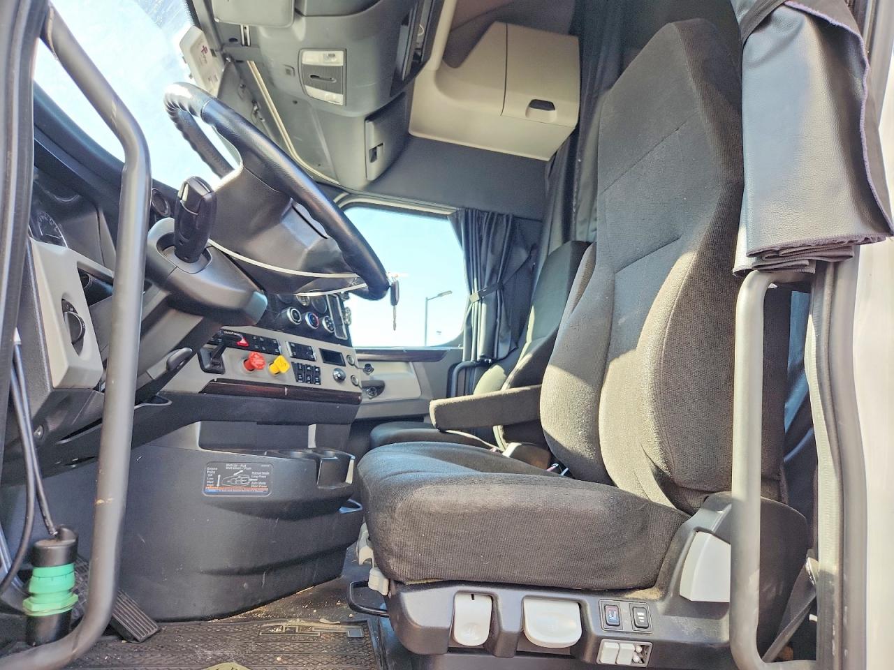 Freightliner Cascadia 126