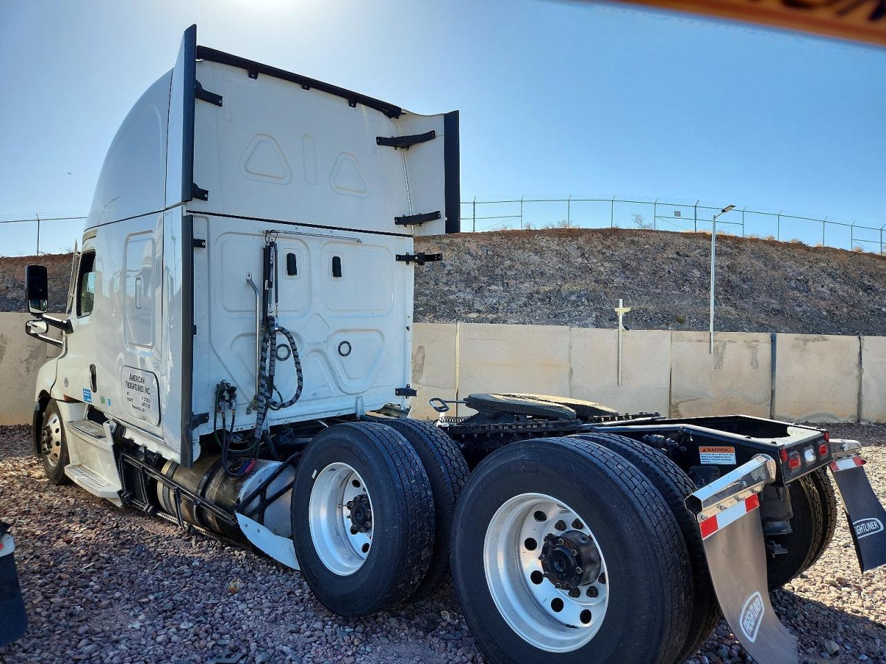 Freightliner Cascadia 126