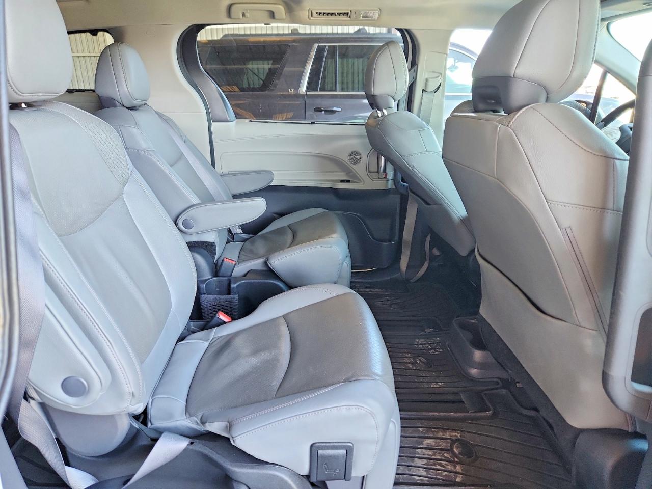 Toyota Sienna Limited 7-passenger