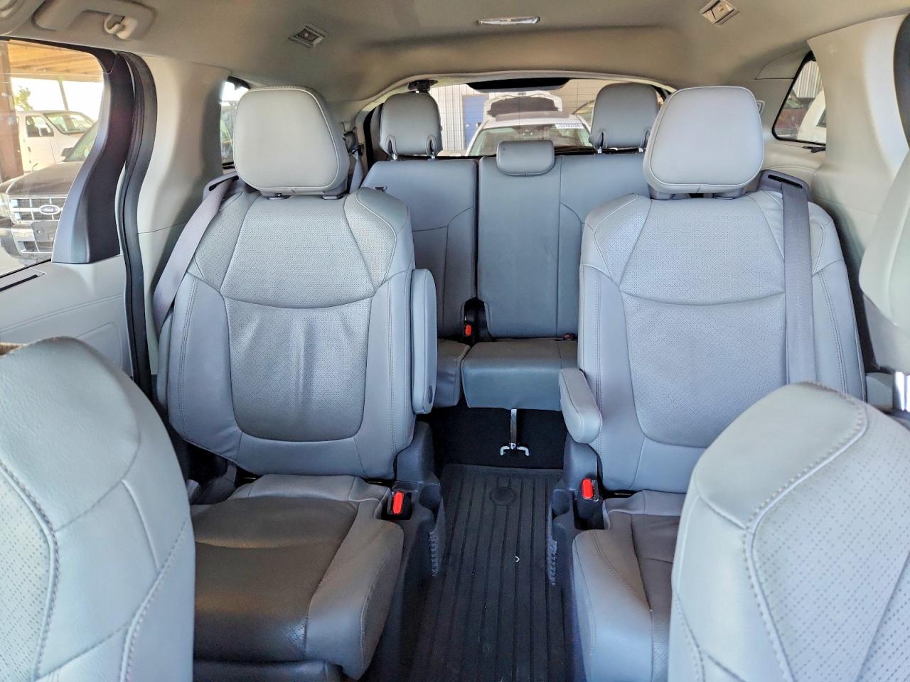 Toyota Sienna Limited 7-passenger