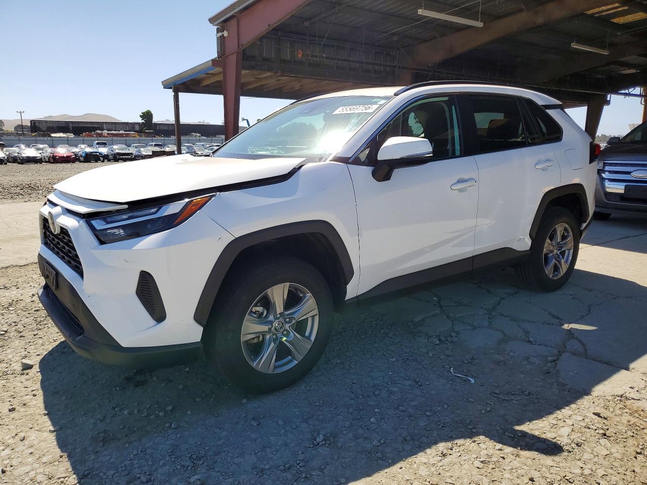 Salvage Toyota RAV4 Image