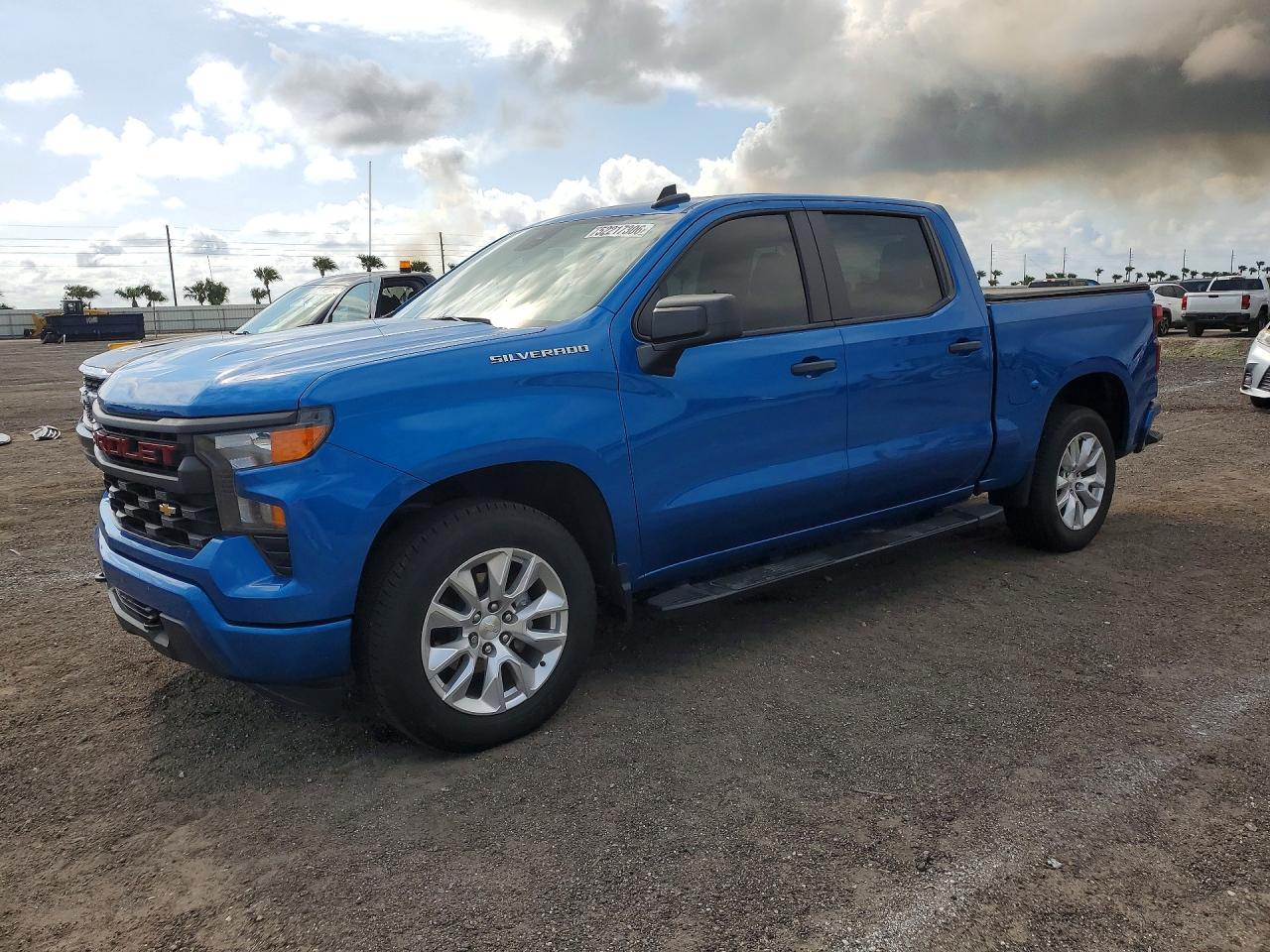 Salvage Chevrolet Silverado Image