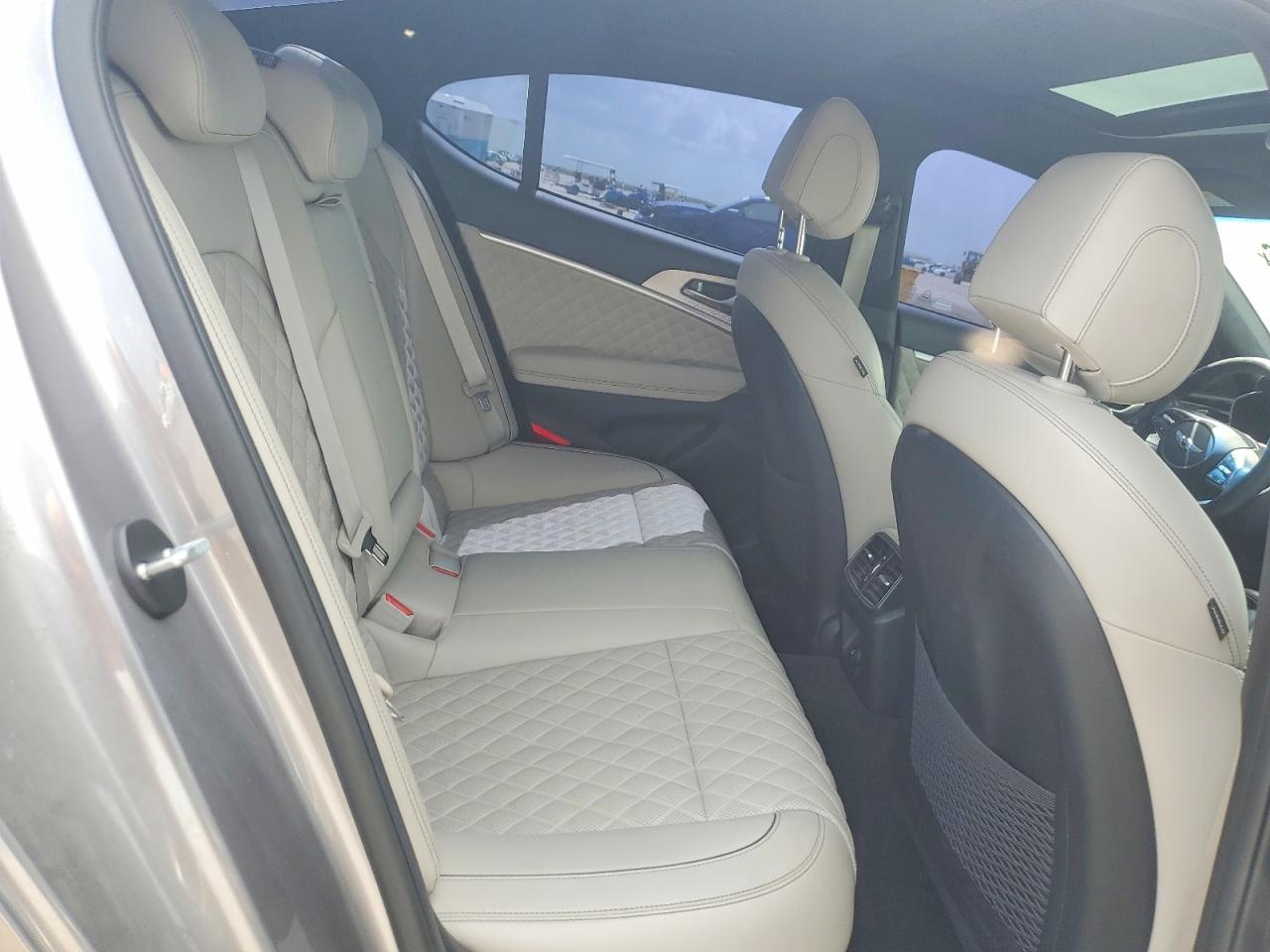 Genesis G70 3.3t Standard