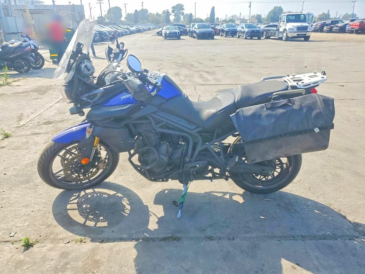 Triumph Tiger 800
