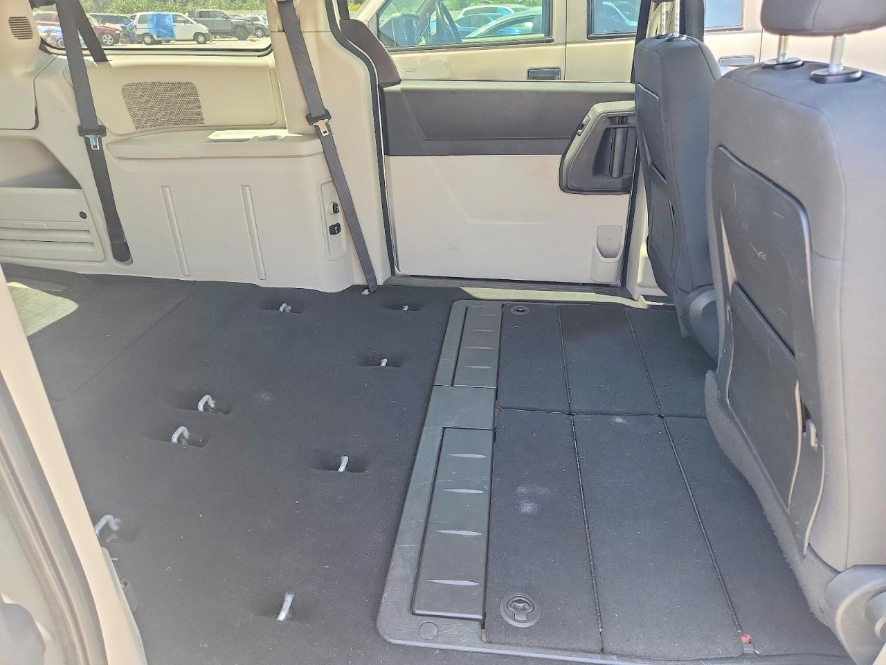 Dodge Caravan Sxt