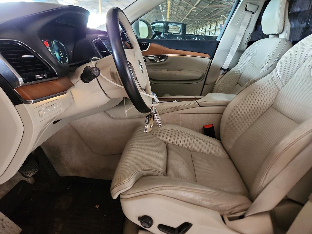 Volvo XC90 T8