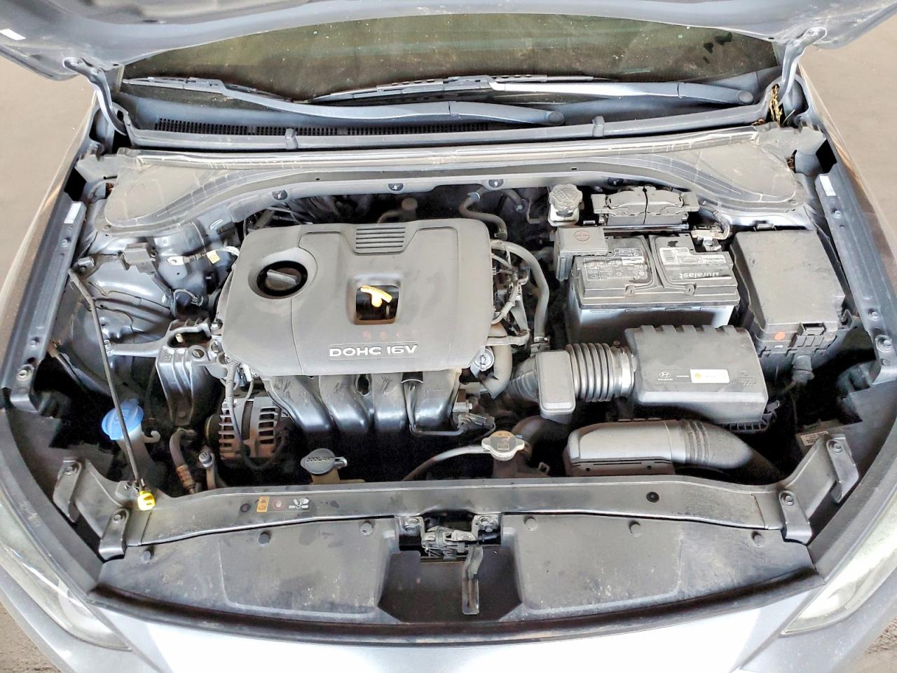 Hyundai ELANTRA Sel