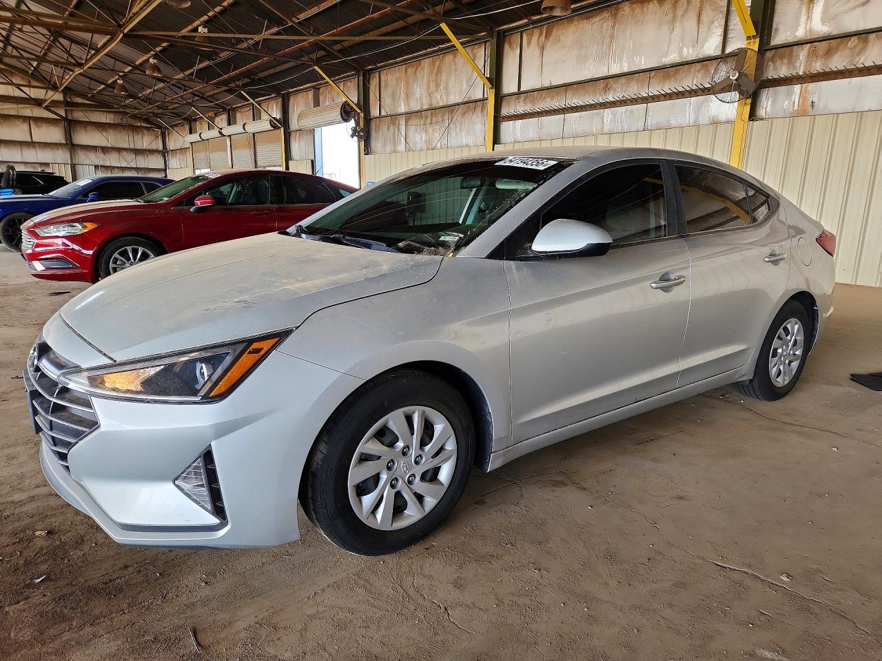 Salvage Hyundai ELANTRA Image