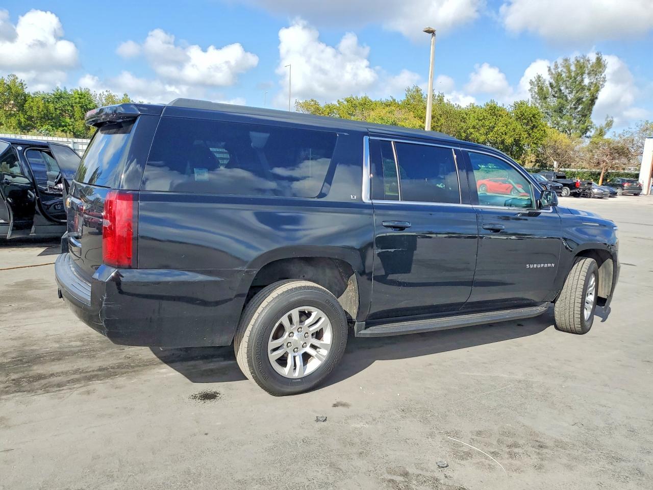 Chevrolet Suburban K1500 Lt