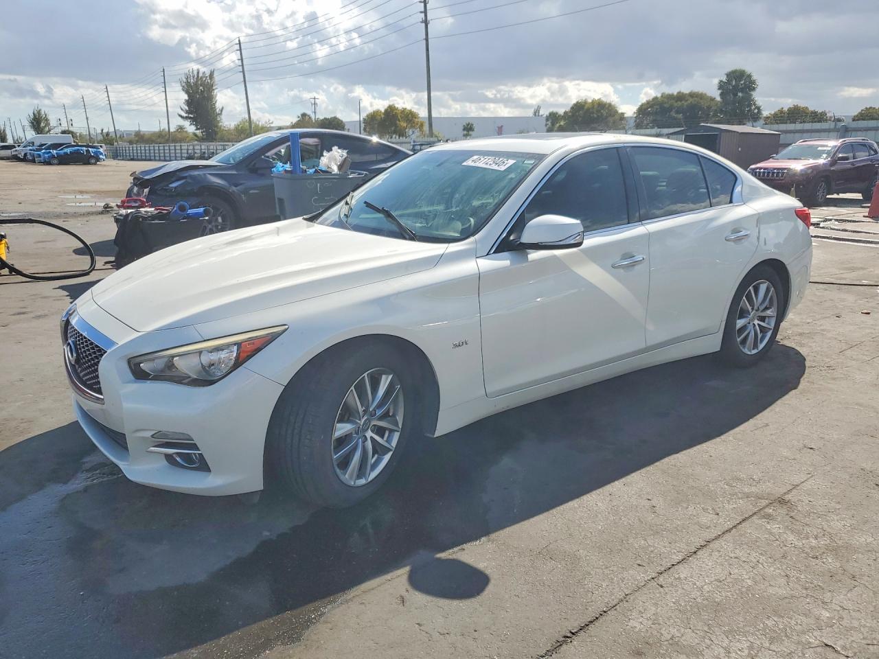Salvage INFINITI Q50 Image