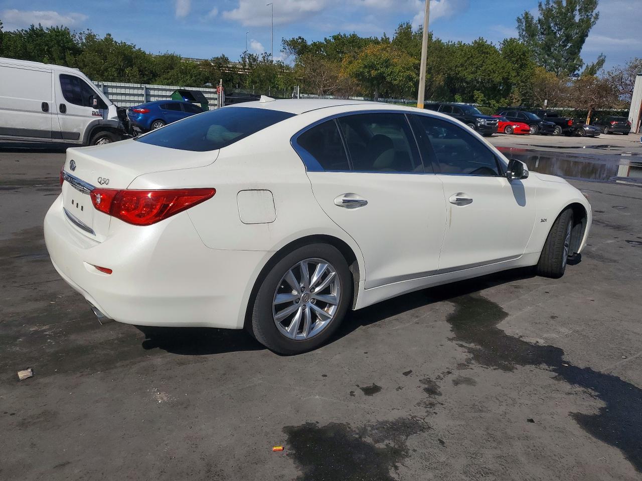 INFINITI Q50 3.0t Premium