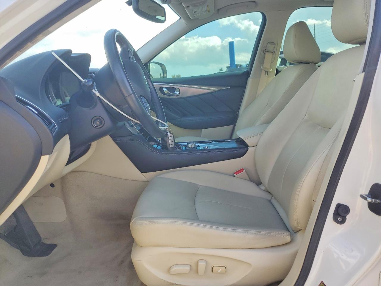 INFINITI Q50 3.0t Premium