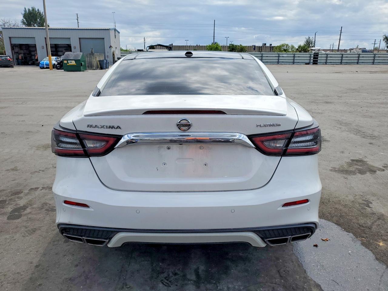 Nissan Maxima Platinum