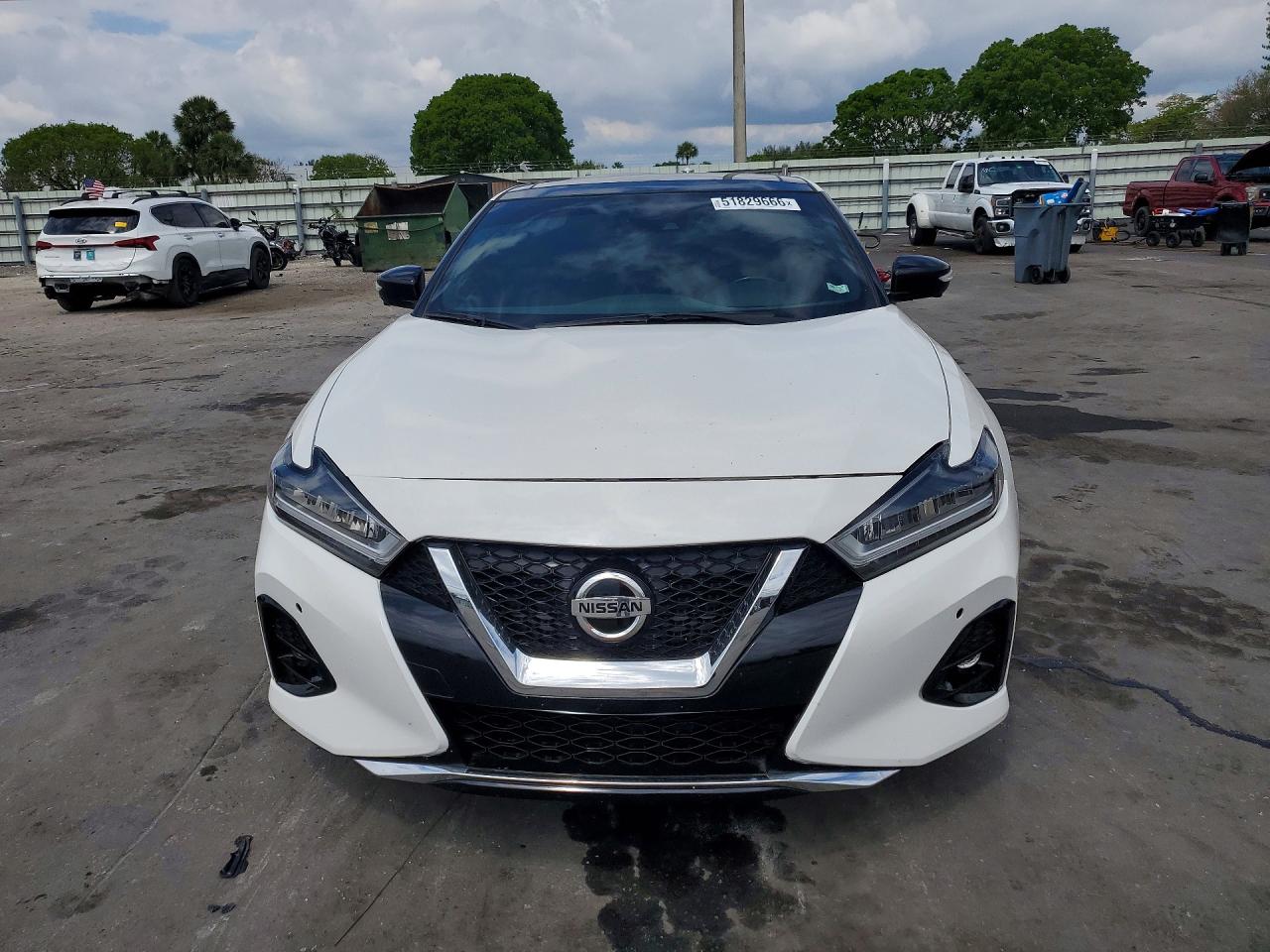 Nissan Maxima Platinum