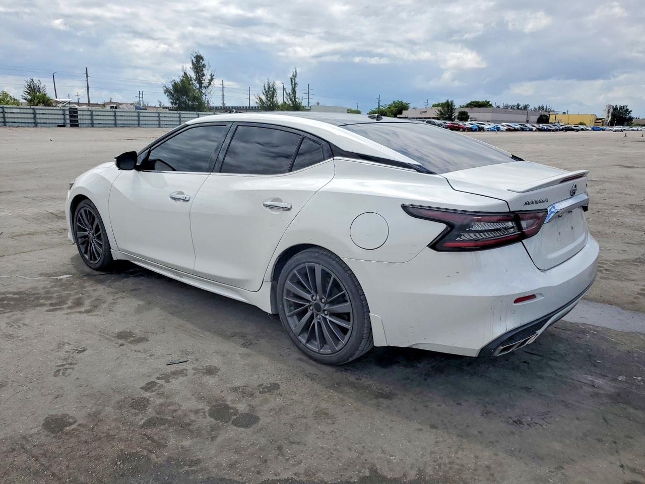 Nissan Maxima Platinum