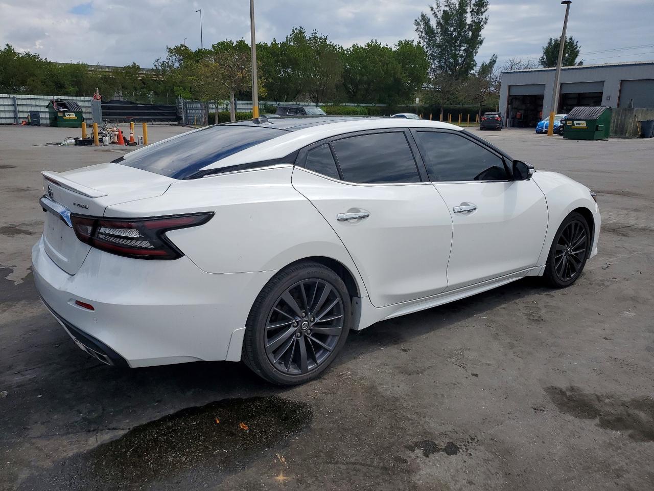 Nissan Maxima Platinum