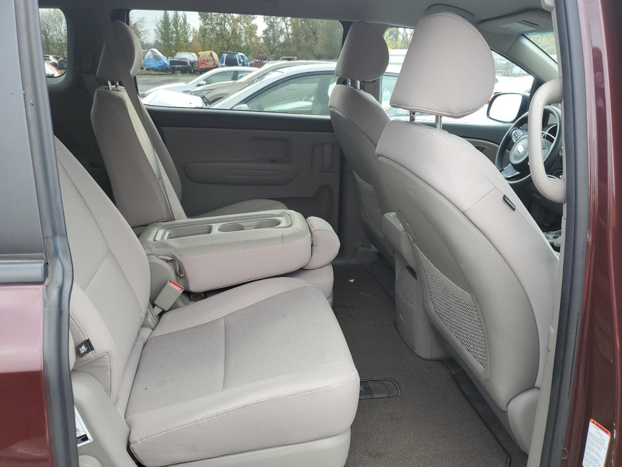 Kia Sedona Lx