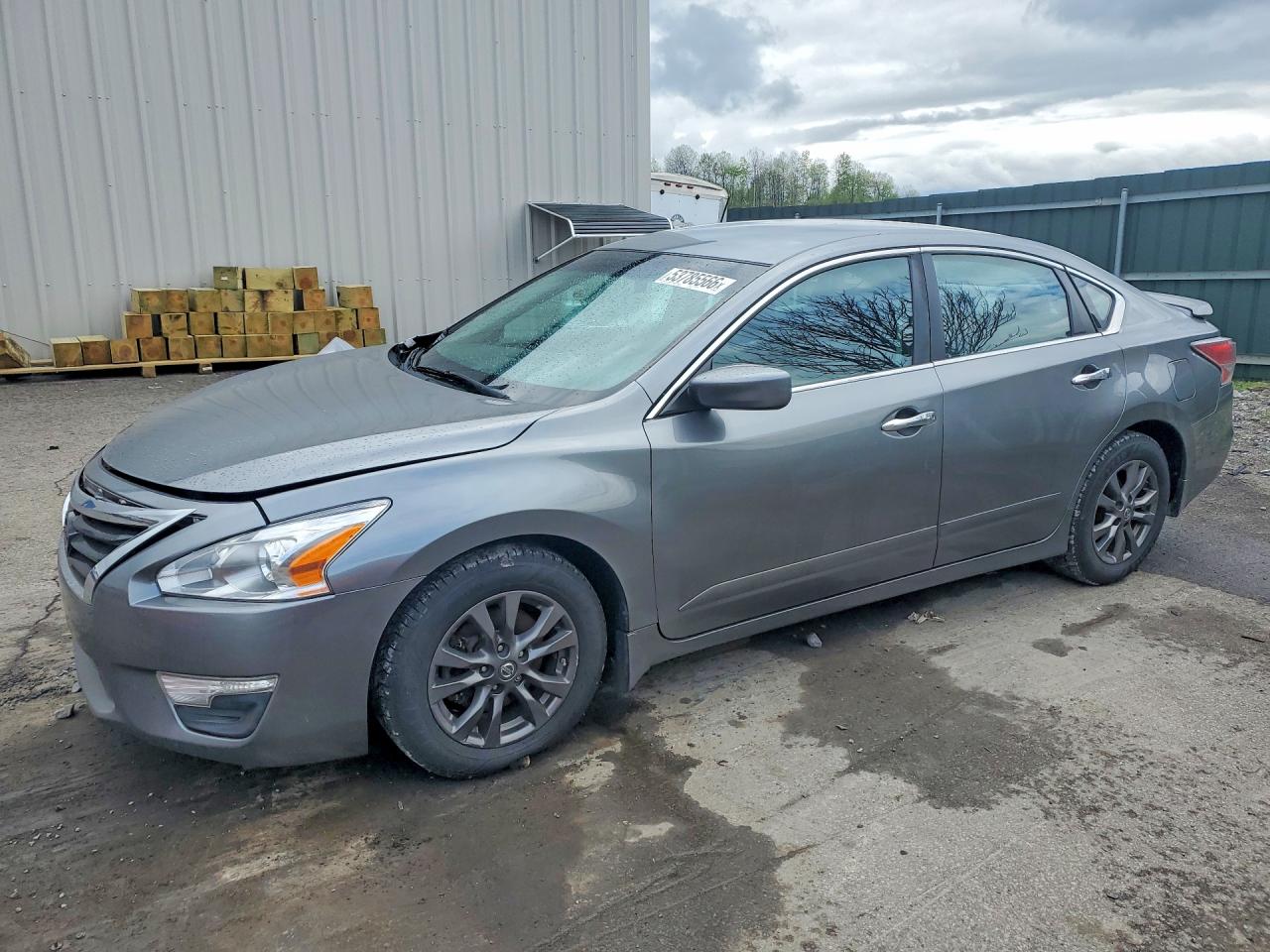 Salvage Nissan Altima Image