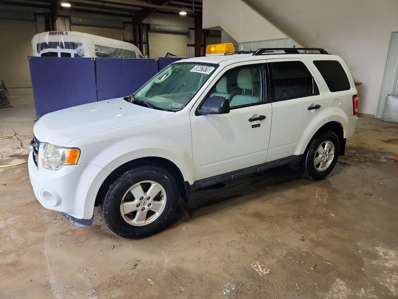 Salvage Ford Escape Image
