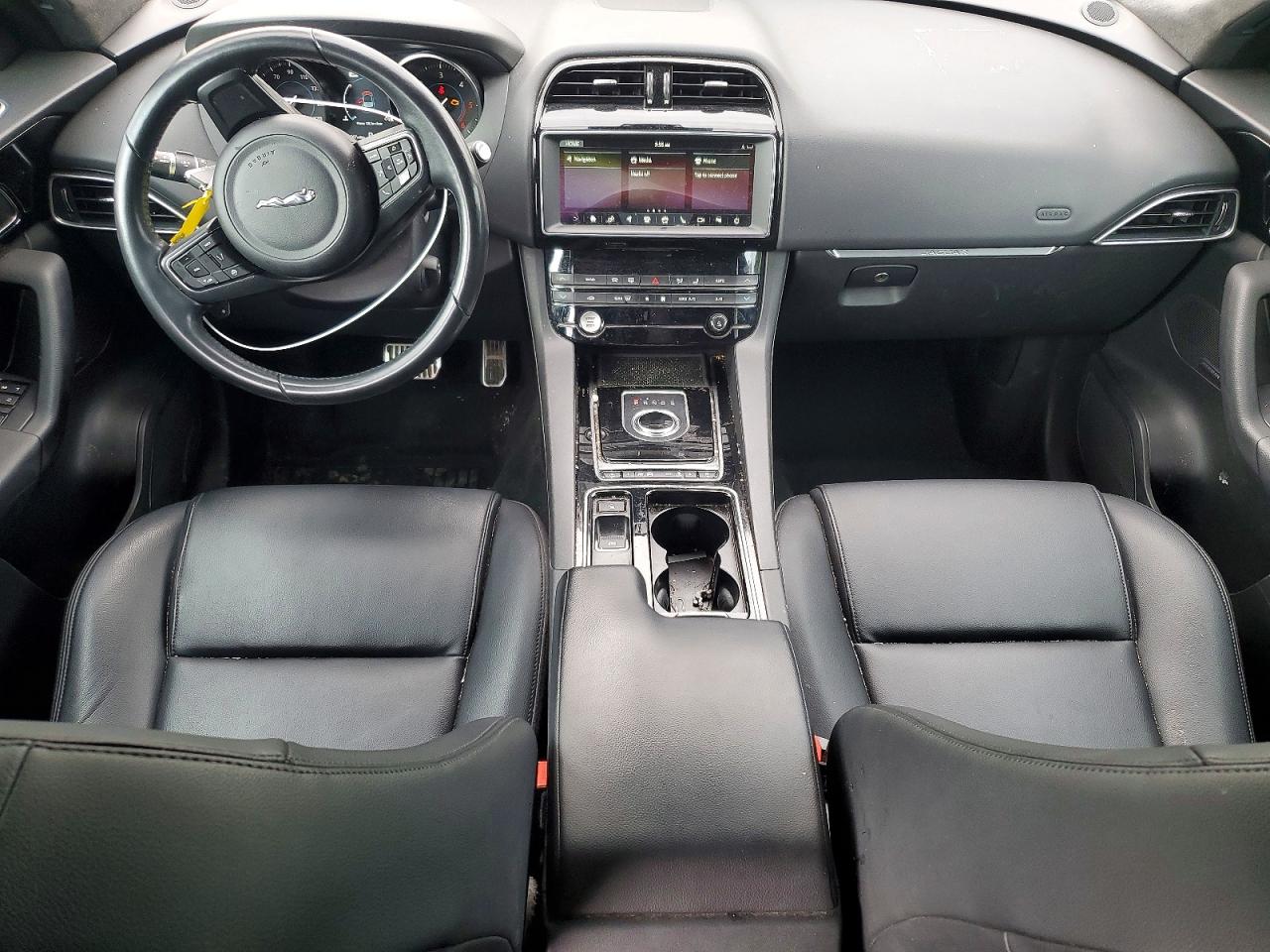 Jaguar F-PACE Premium