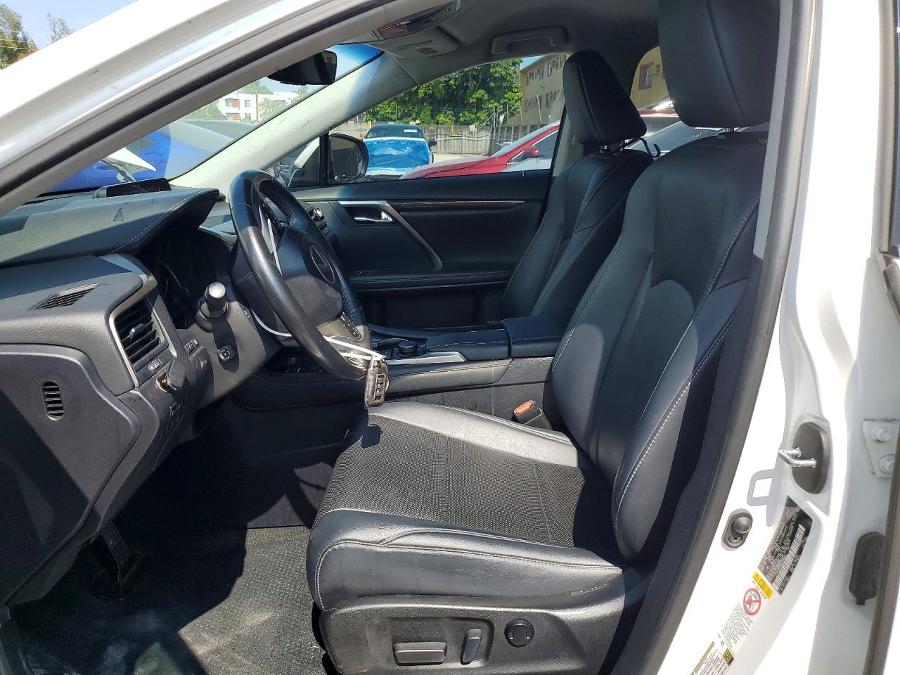 Lexus RX Base
