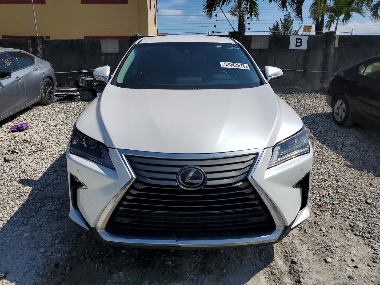 Lexus RX Base