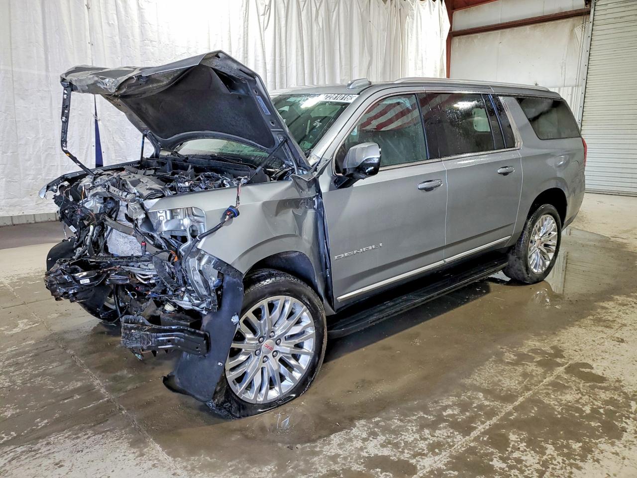 Salvage GMC Yukon Image