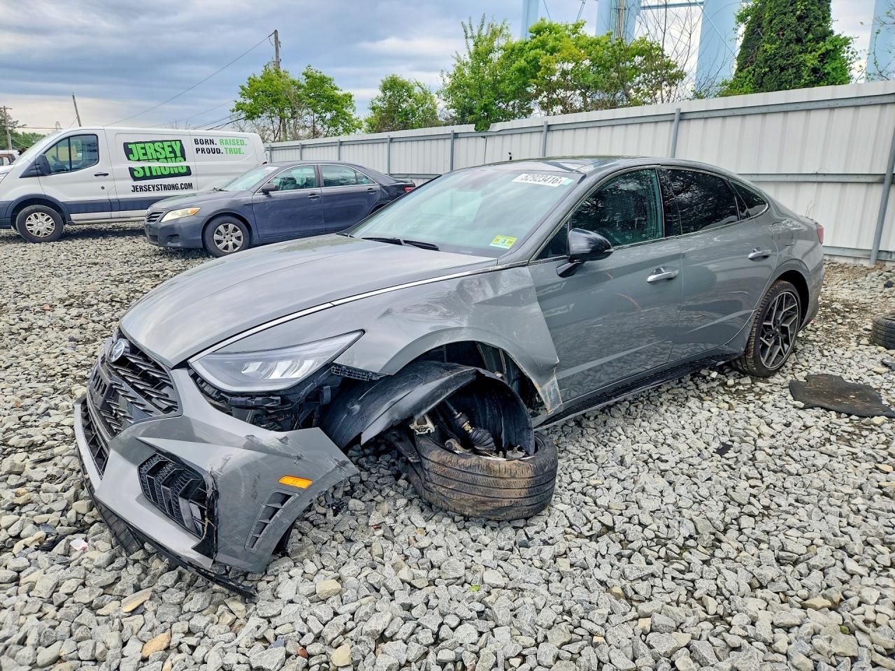 Salvage Hyundai SONATA Image