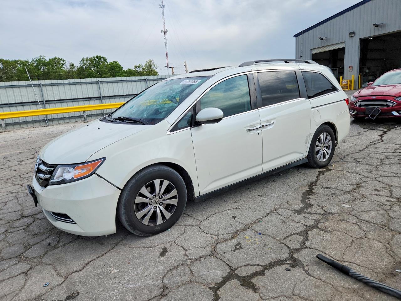 Salvage Honda Odyssey Image