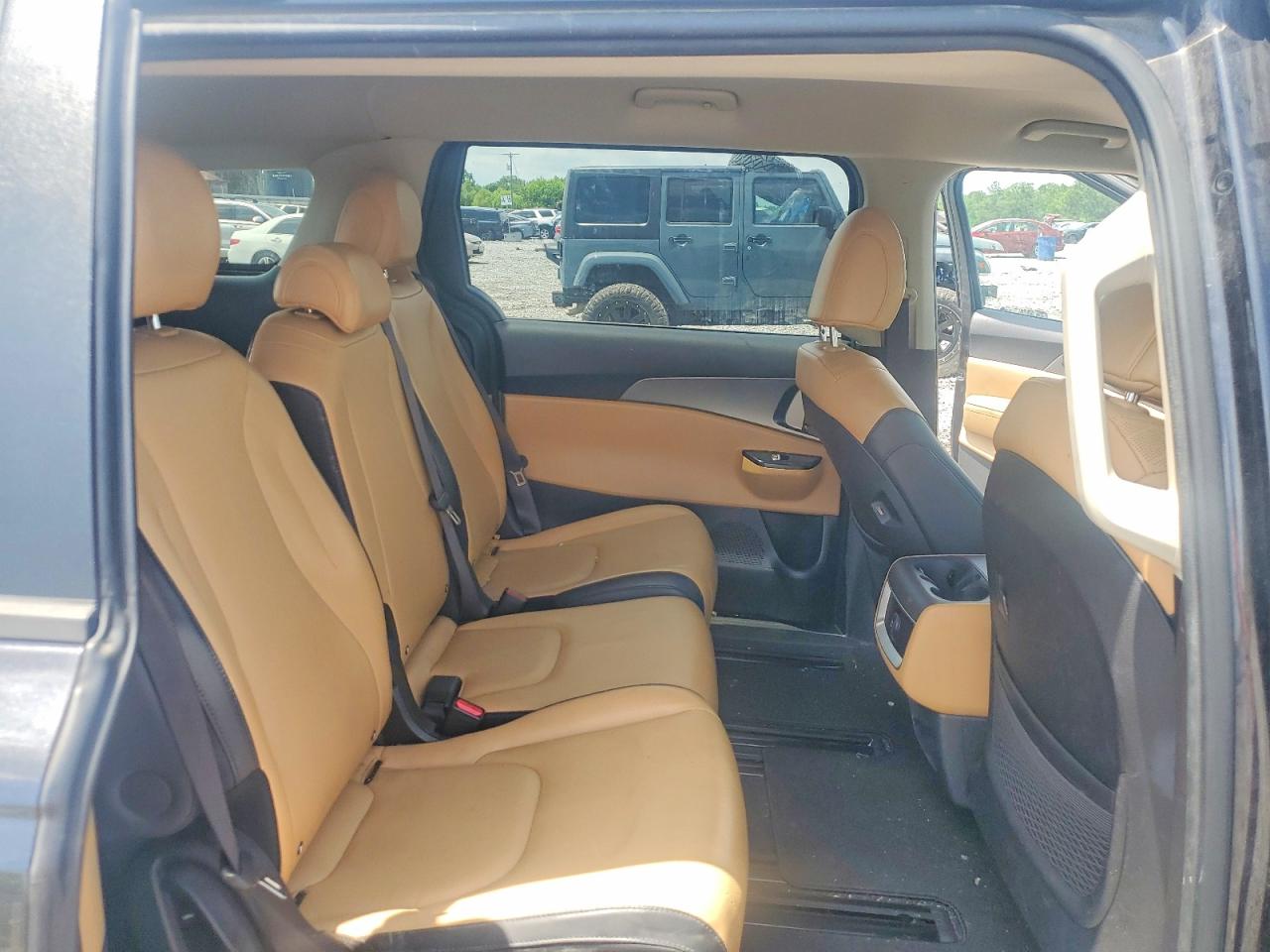 Kia Carnival Lx