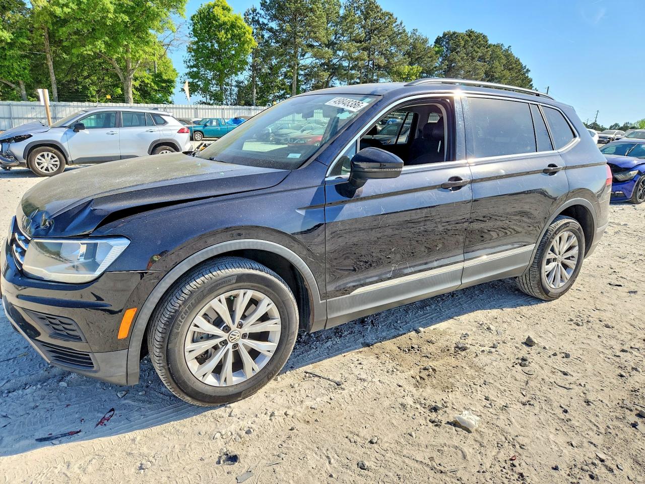 Salvage Volkswagen Tiguan Image