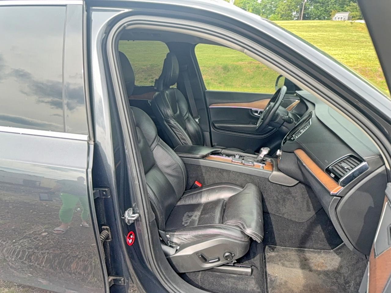 Volvo XC90 T6