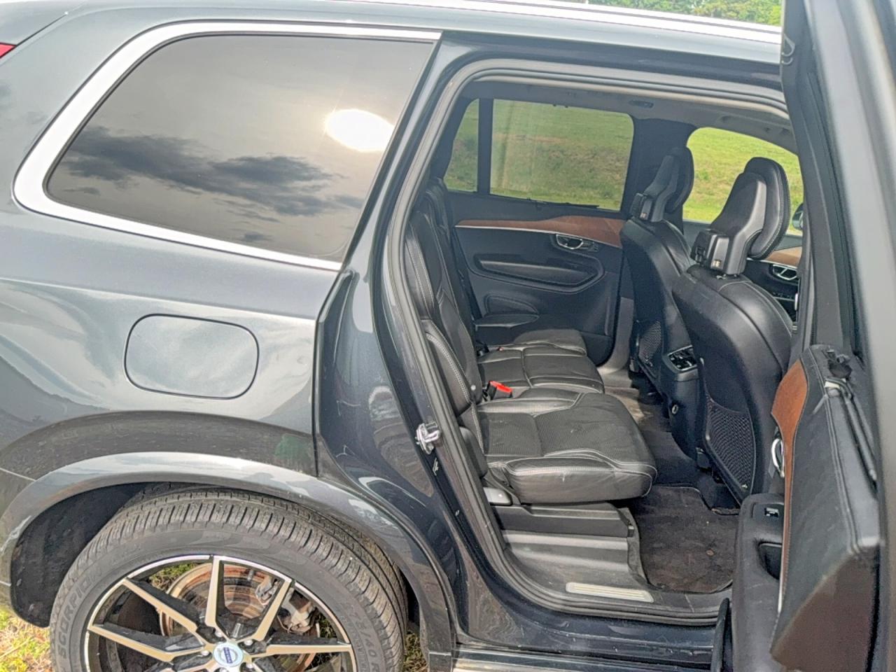 Volvo XC90 T6