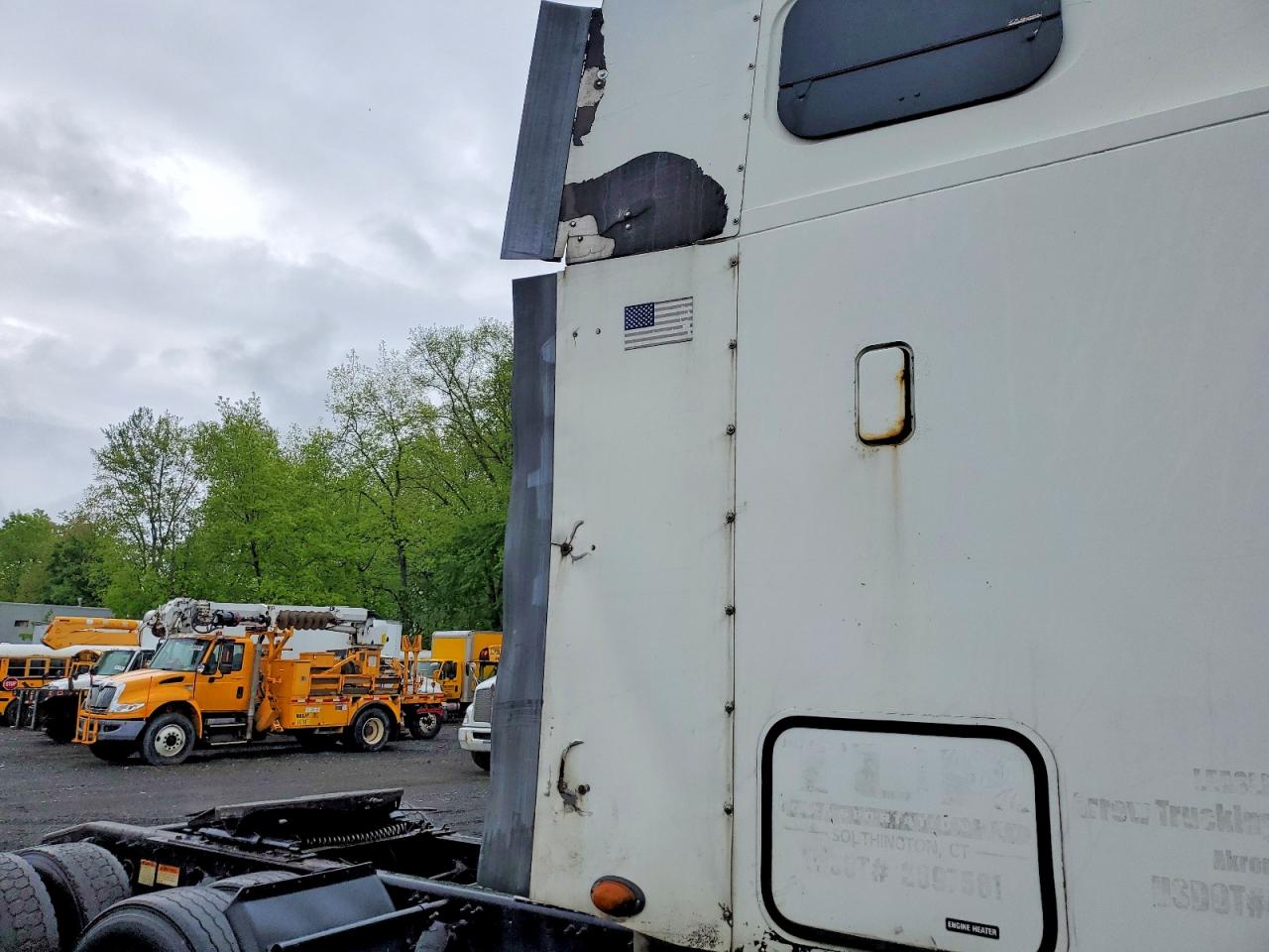 Freightliner Conventional Columbia