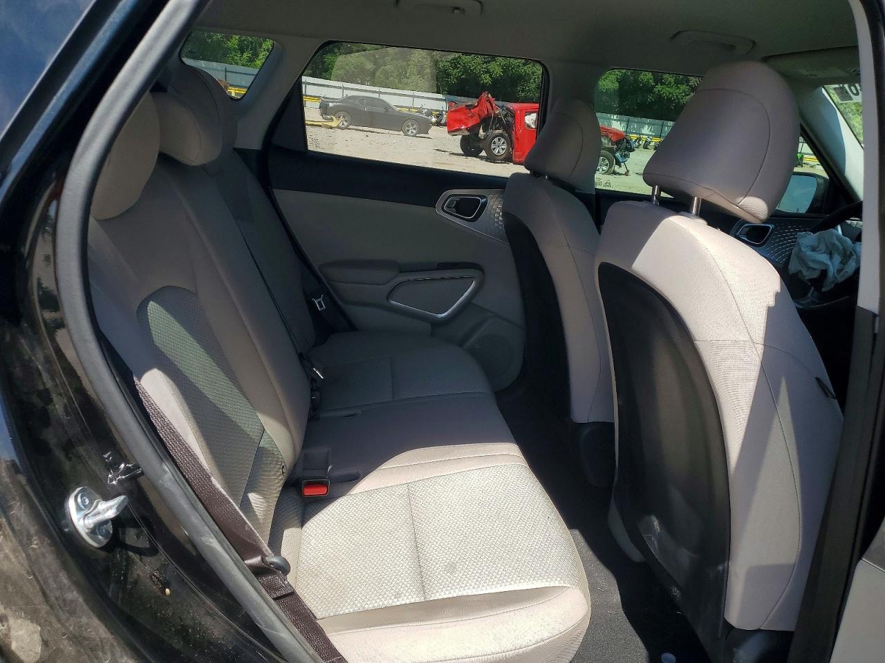 Kia Soul Lx