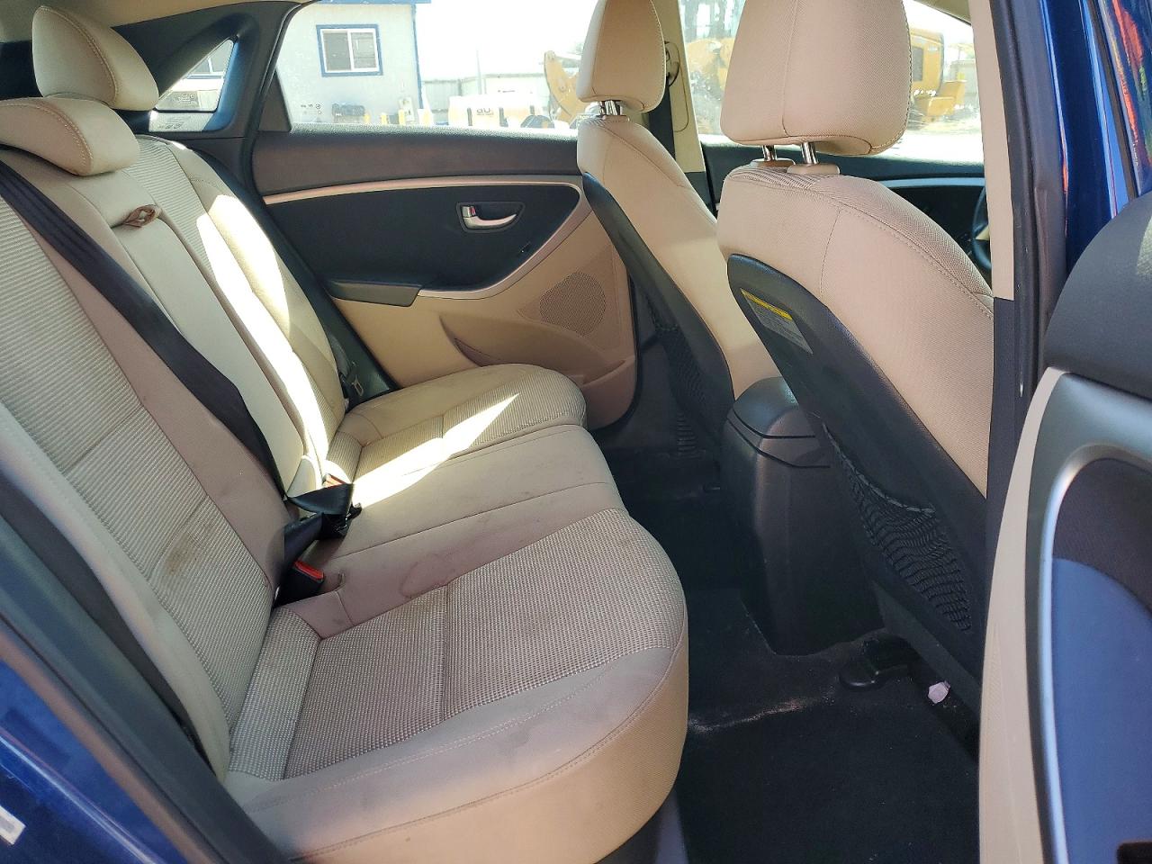 Hyundai ELANTRA Base
