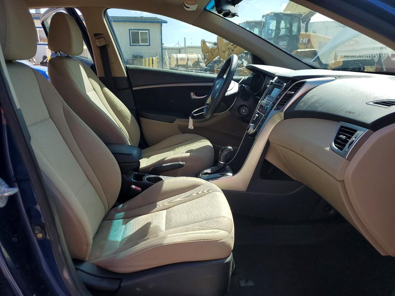 Hyundai ELANTRA Base