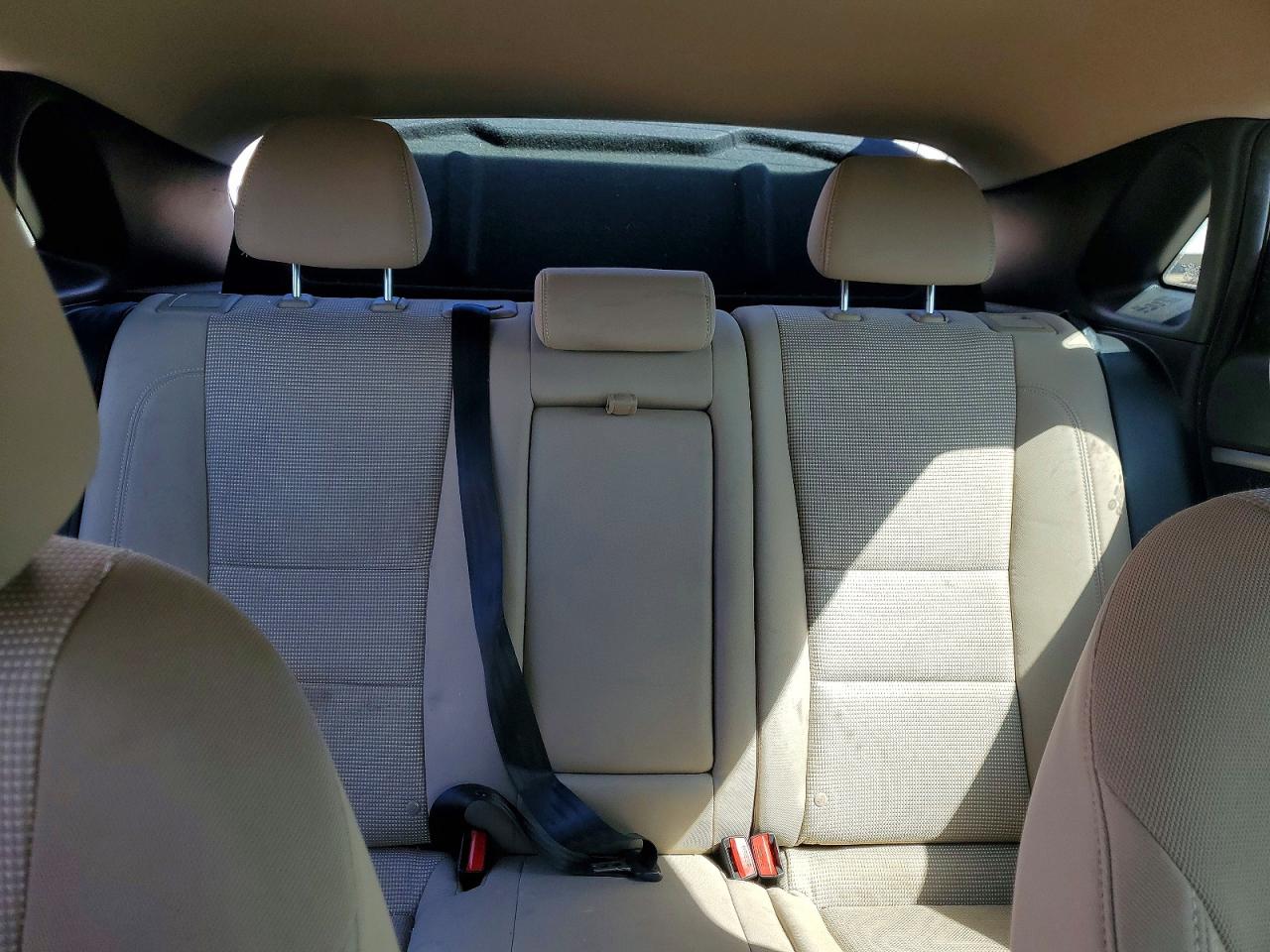 Hyundai ELANTRA Base